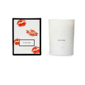 Świeca zapachowa Love Me Kiss and Love Victorian